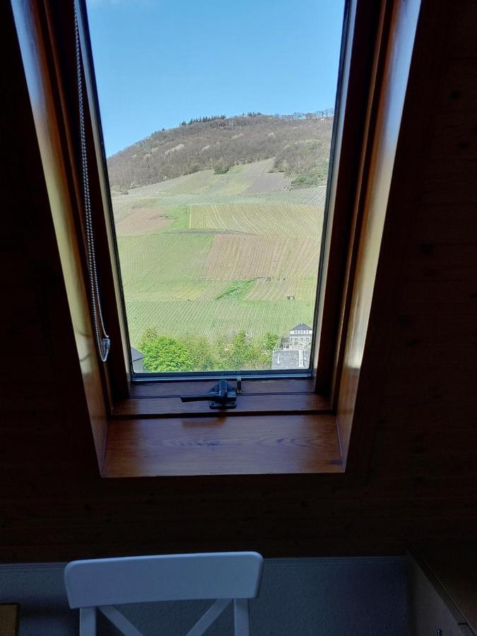 Dachgeschosswohnung Mit Burgblick In Kues Bernkastel-Kues Exterior foto